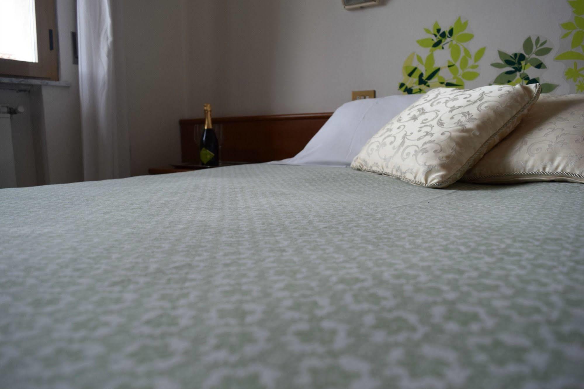 Eco-Hotel Edy Chianciano Terme Bagian luar foto
